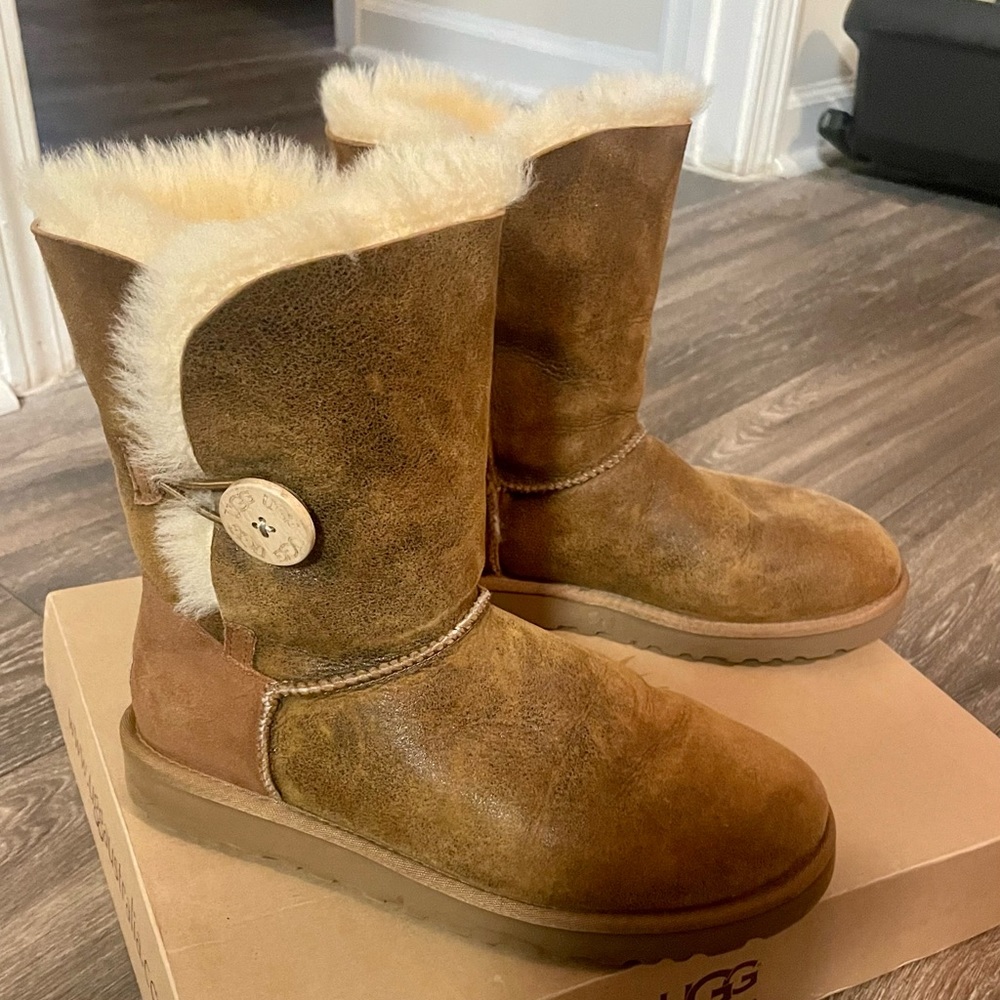 Women's Bailey Button Bomber
UGG Boots
